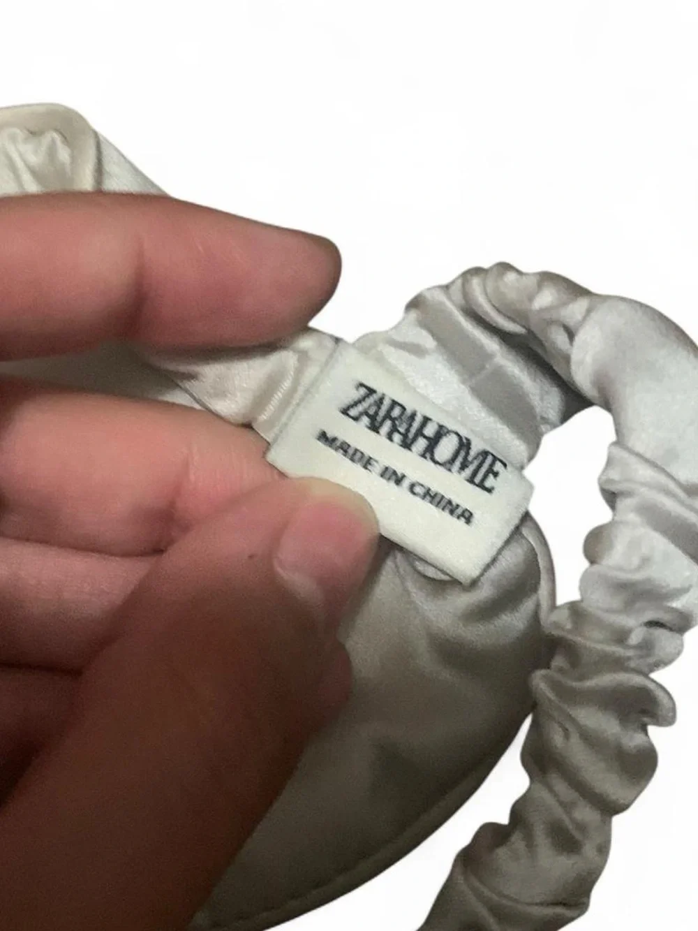 Zara 100% mulberry silk eye mask for sleeping